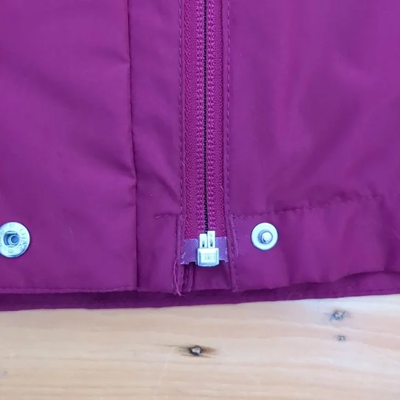 Helly Hansen Raspberry coloured raincoat - Picture 10 of 12